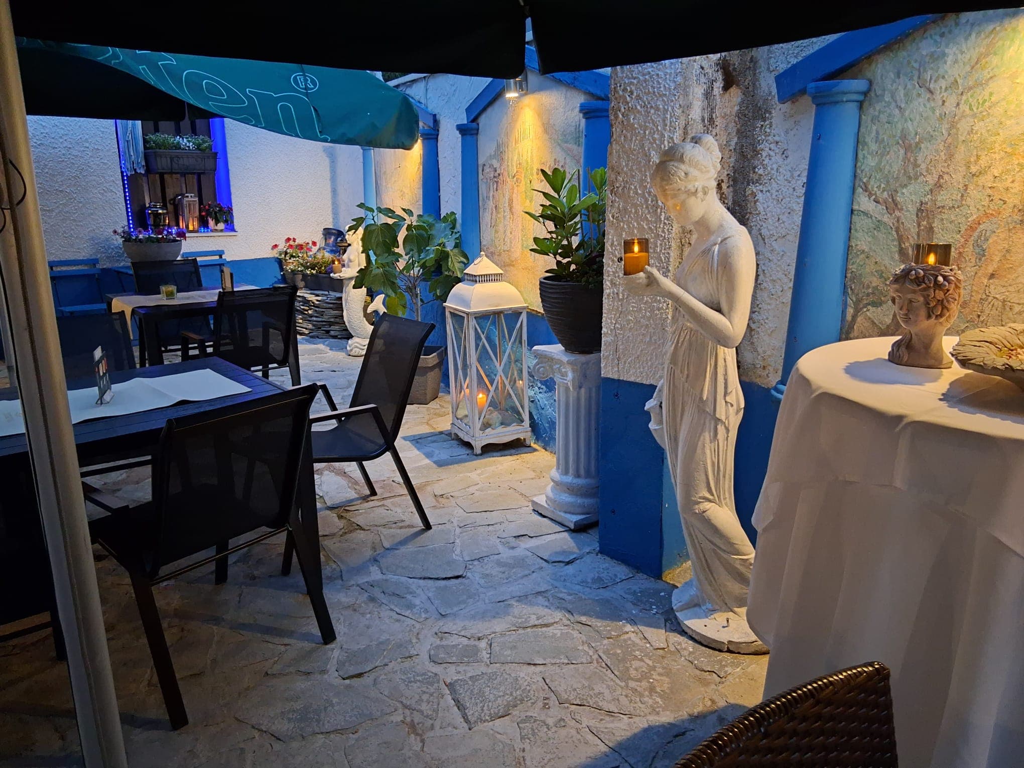 Restaurant Olympia Pforzheim – Tische und Dekoration